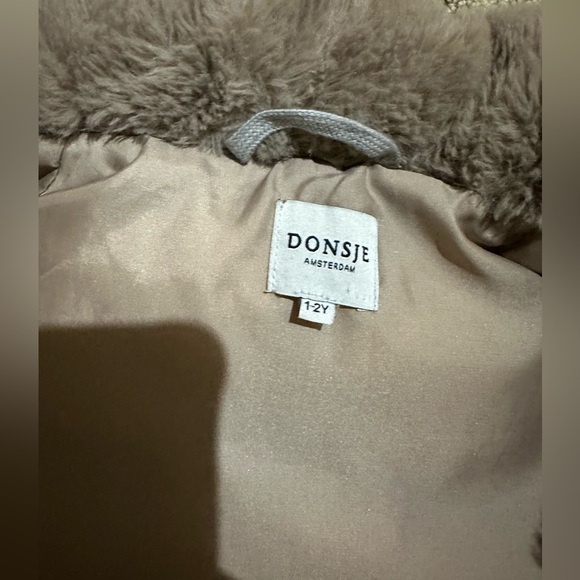 DONSJE Amsterdam Cream Faux Fur Sleeveless Jacket - Picture 6 of 7